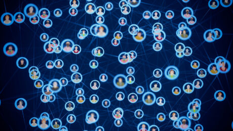 pallini con volti di persone connesse da sottili fili azzurri