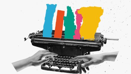 Macchina da scrivere con mani che scrivono e strisce colorate che escono al posto di un foglio di carta